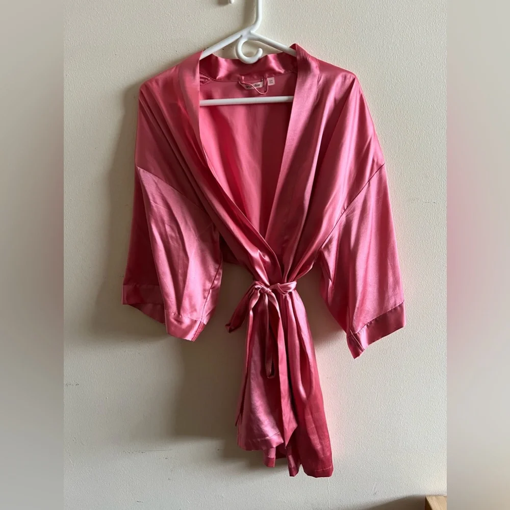Silk Pink Robe - Picture 2 of 6